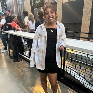 Meet your Posher, Aja